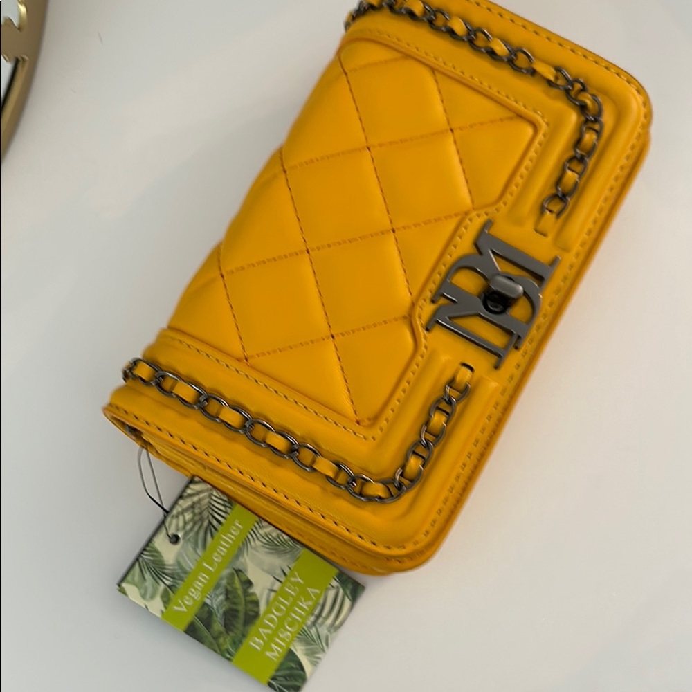 Badgley Mischka Yellow Quilted Chain Shoulder/Crossbody Bag - Picture 3 of 4